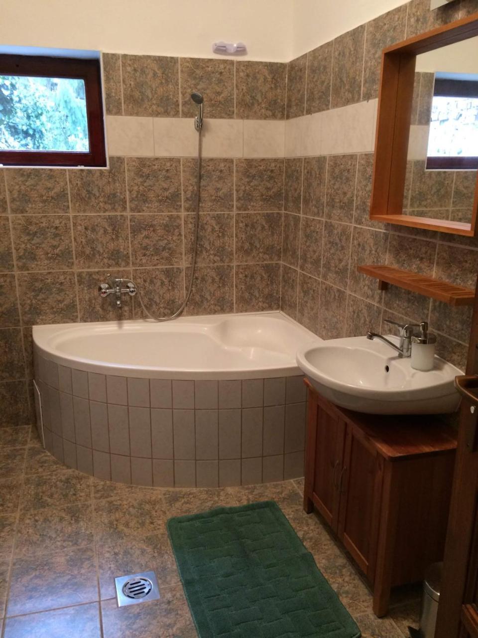 Rigo Lak Apartment Miskolc Ngoại thất bức ảnh
