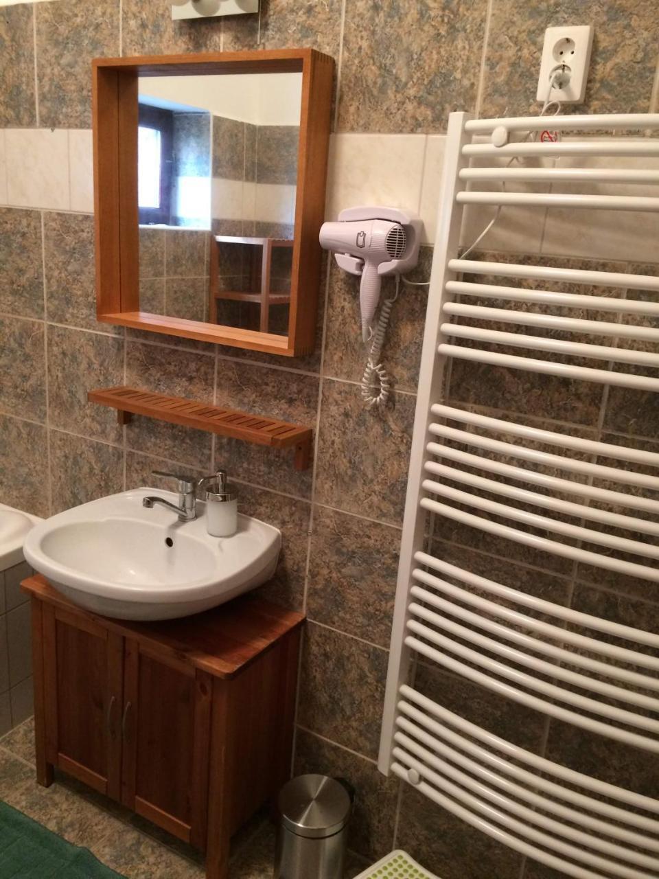 Rigo Lak Apartment Miskolc Ngoại thất bức ảnh